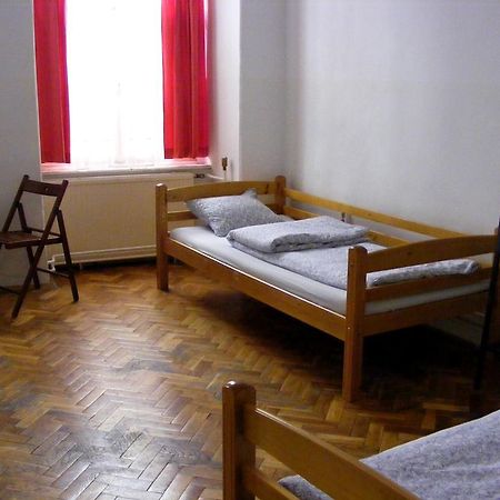 11Th Hour Cinema Hostel Budapest Eksteriør billede