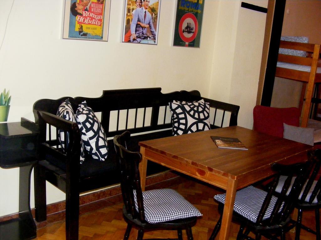 11Th Hour Cinema Hostel Budapest Eksteriør billede